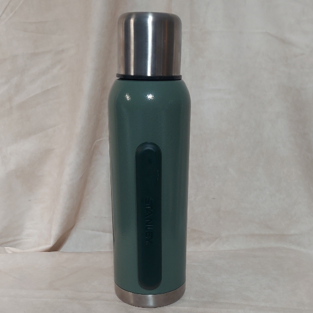 Stanley Adventure 1.4 Qt (1.3 L) Green Vacuum Insulated Thermos EUC - Picture 2 of 7